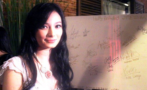 Asmirandah Akui Kedekatannya dengan Jonas Rivano